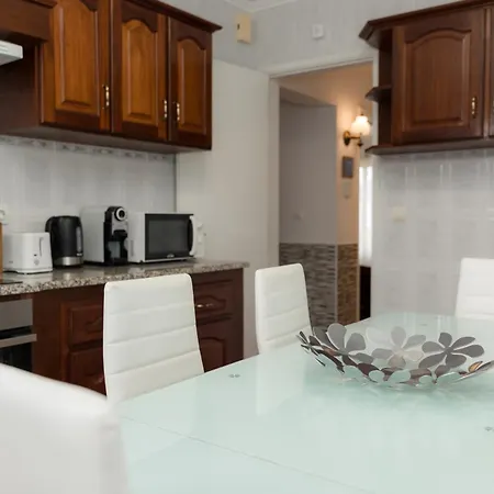 Levada's House Semesterbostad *