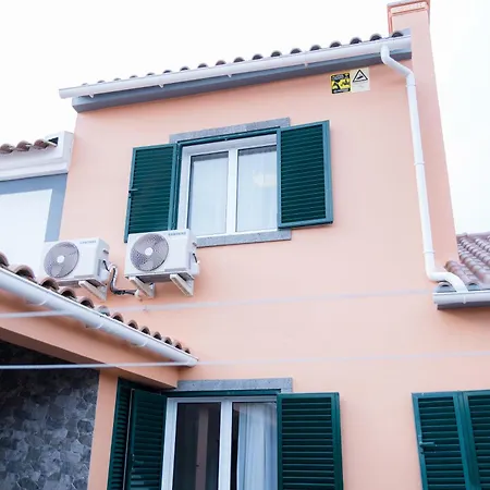 Semesterbostad Levada's House *