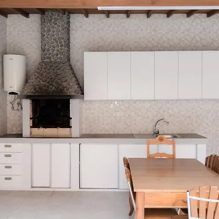 Semesterbostad Levada's House *